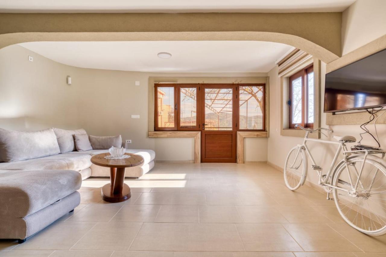 Savovic_Lux Apartment Petrovac Екстериор снимка