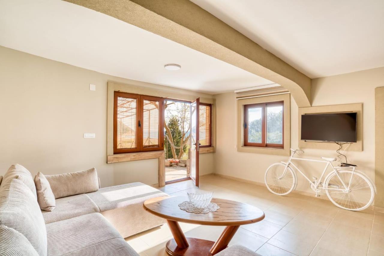 Savovic_Lux Apartment Petrovac Екстериор снимка