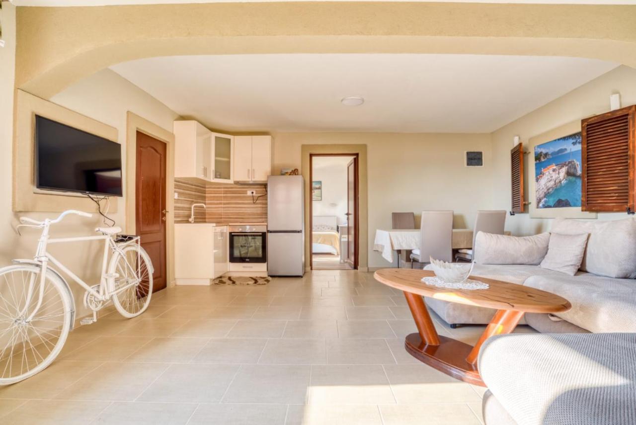 Savovic_Lux Apartment Petrovac Екстериор снимка