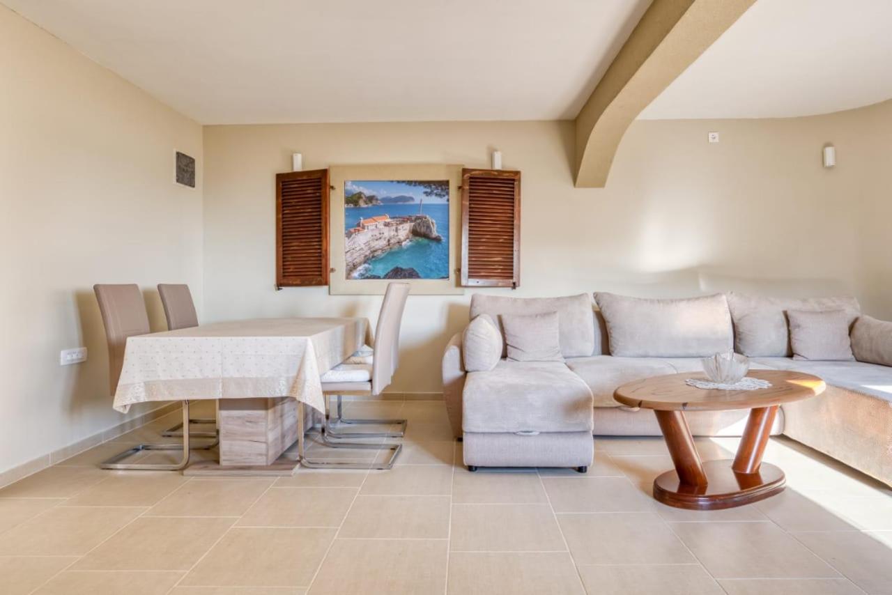 Savovic_Lux Apartment Petrovac Екстериор снимка